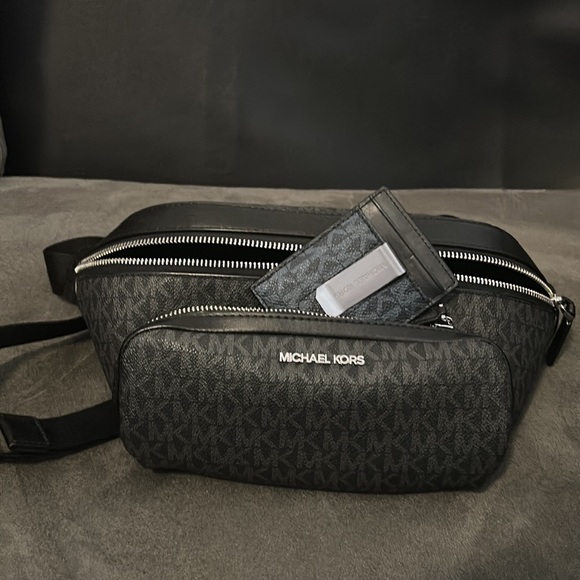Michael Kors belt bag and money clip - Picture 3 of 4